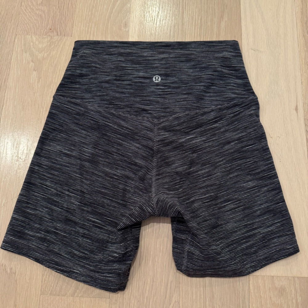 lululemon grey stripe align short 4”